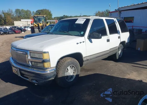 1999 Chevrolet Tahoe Ls из США, поврежденный, VIN 1GNEC13R1XJ556536